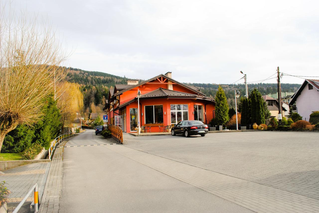 Hotel Krak Myslenice Exterior photo