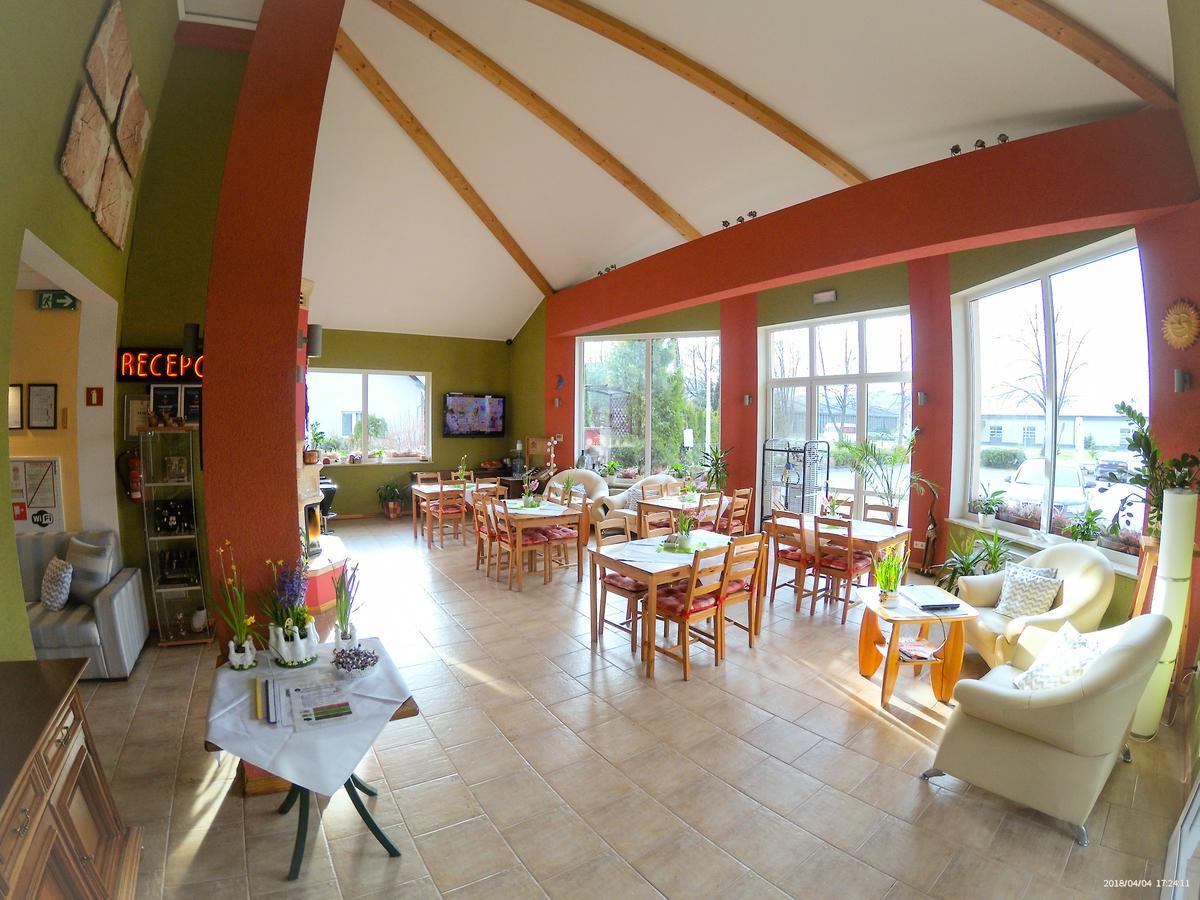 Hotel Krak Myslenice Exterior photo